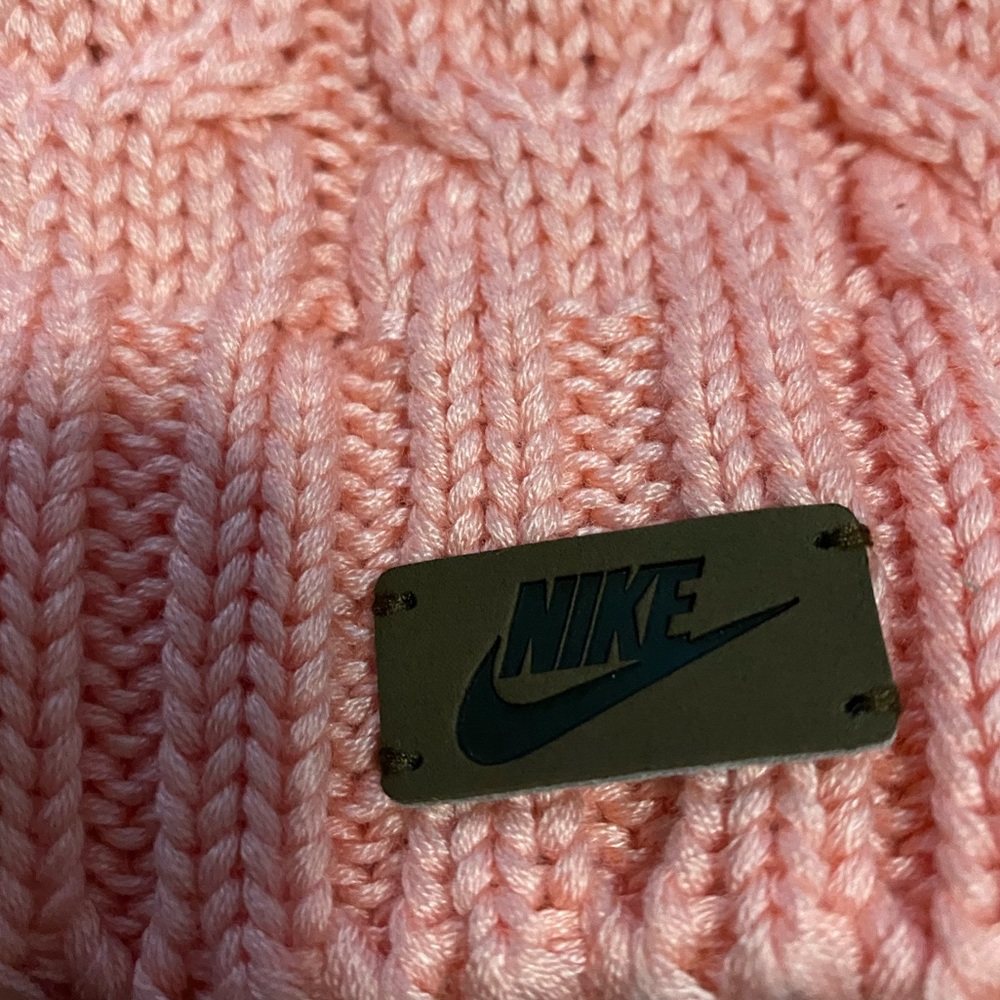 NIKE Pom Pom Beanie